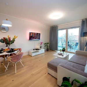  Apartment Maya's Flats & - River View Polen